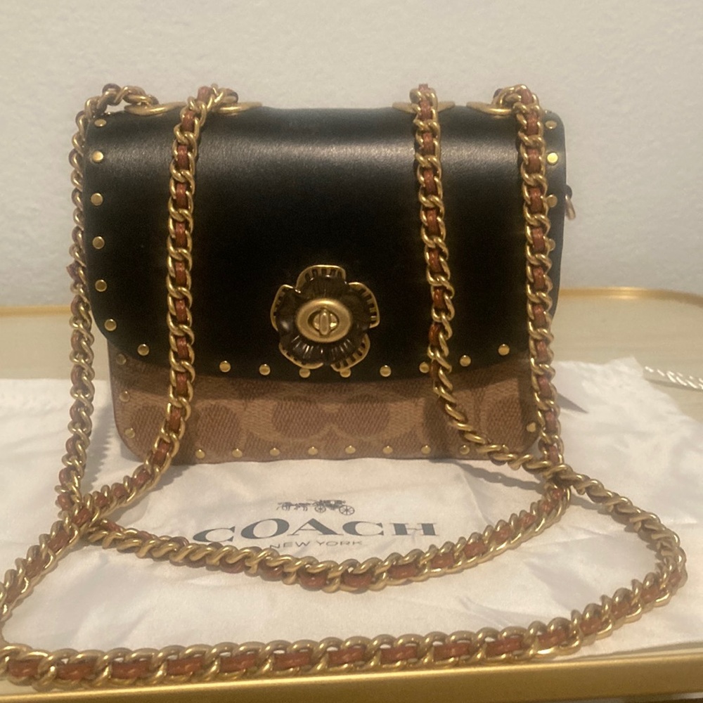 COACH HANDBAG
